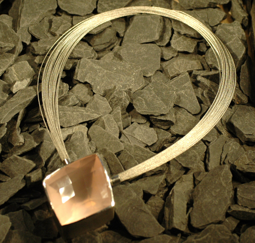 Preview: Rosenquarz-Anhänger mit Wechselschließe