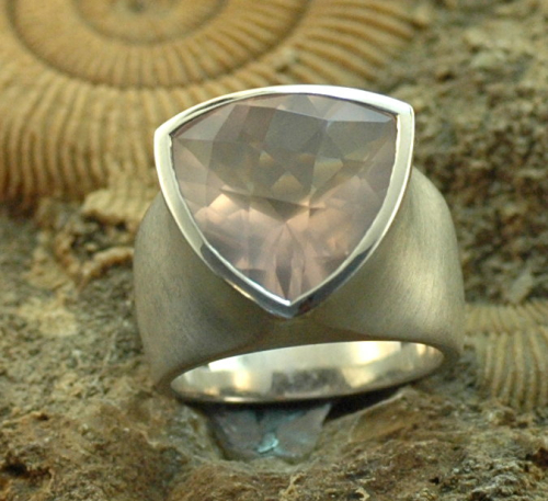 Rosenquarz Ring  925 Silber in der Ringweite 55