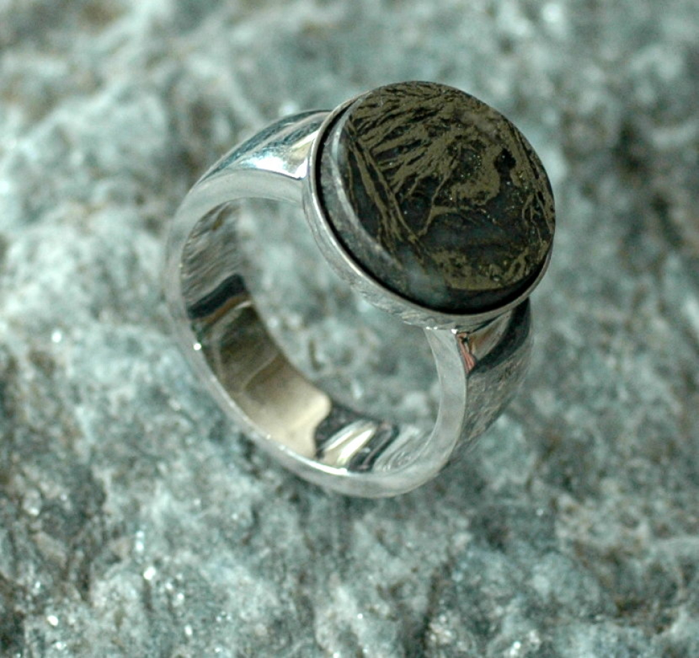 Silberring mit Federpyrit