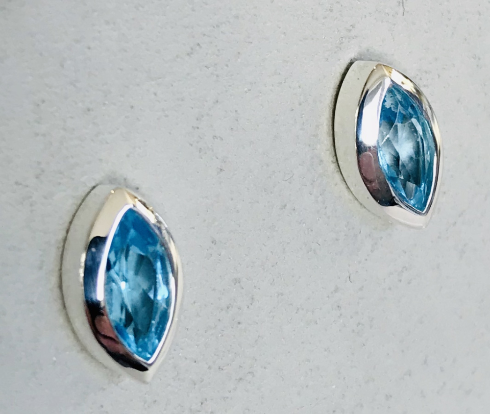 Edel-Topas Ohrstecker Silber