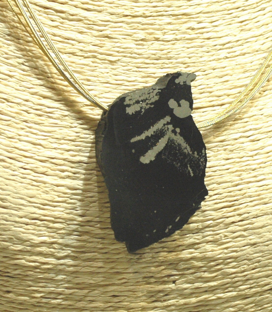 Schiefer-Pyrit Anhänger mit Edelstahlseil